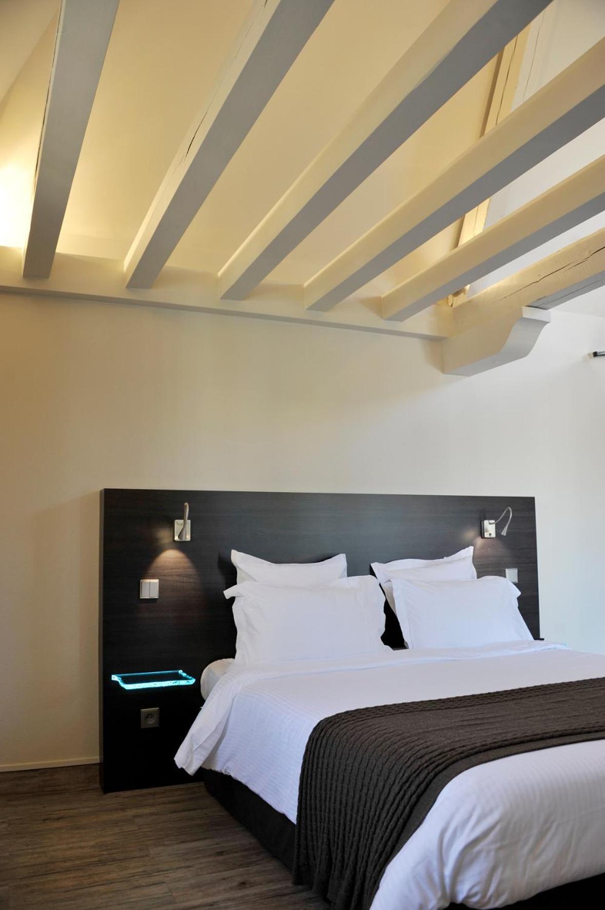 Chateau De Champlong Table Hotel **** Golf & Spa 维勒雷斯特 外观 照片