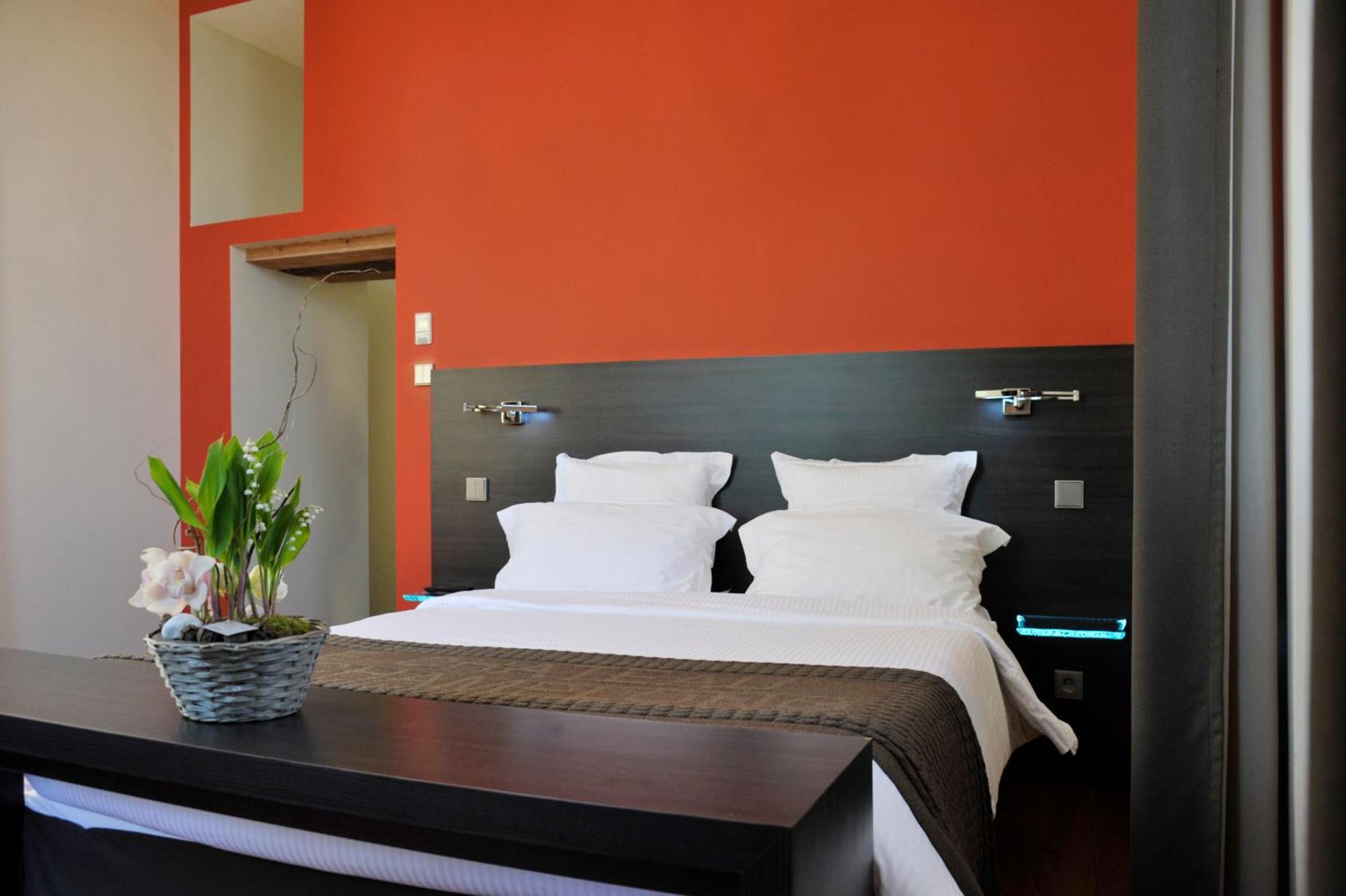 Chateau De Champlong Table Hotel **** Golf & Spa 维勒雷斯特 外观 照片