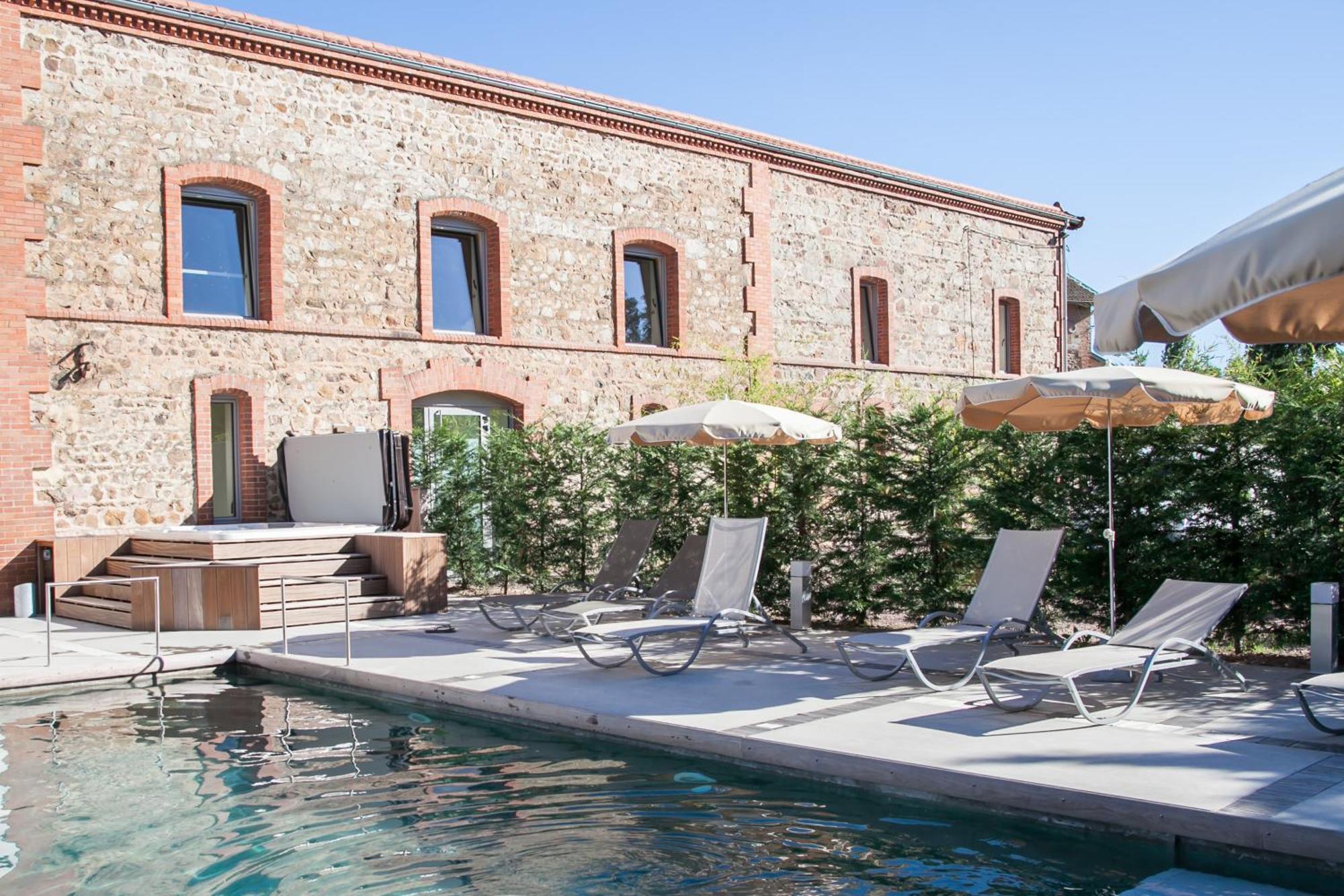 Chateau De Champlong Table Hotel **** Golf & Spa 维勒雷斯特 外观 照片