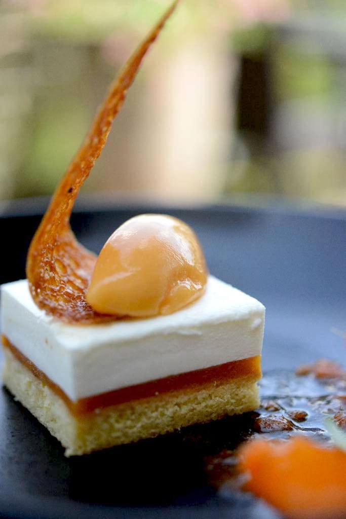 Chateau De Champlong Table Hotel **** Golf & Spa 维勒雷斯特 外观 照片