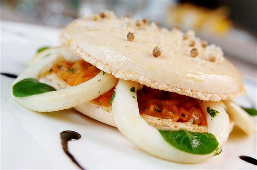 Chateau De Champlong Table Hotel **** Golf & Spa 维勒雷斯特 外观 照片