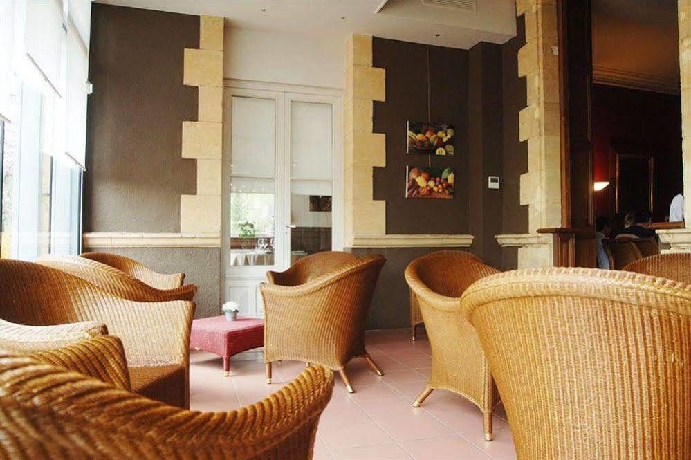 Chateau De Champlong Table Hotel **** Golf & Spa 维勒雷斯特 外观 照片